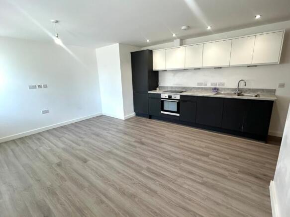 2 bed Apartment to rent Image 3