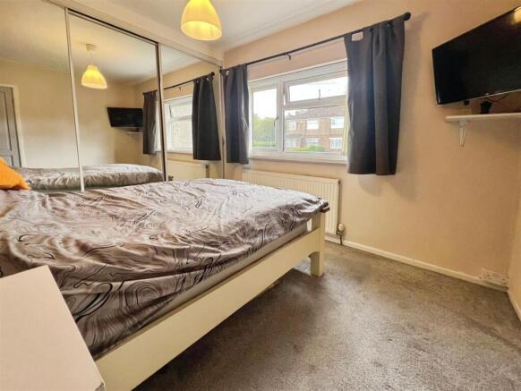 5 bed Semi-Detached for sale Image 12