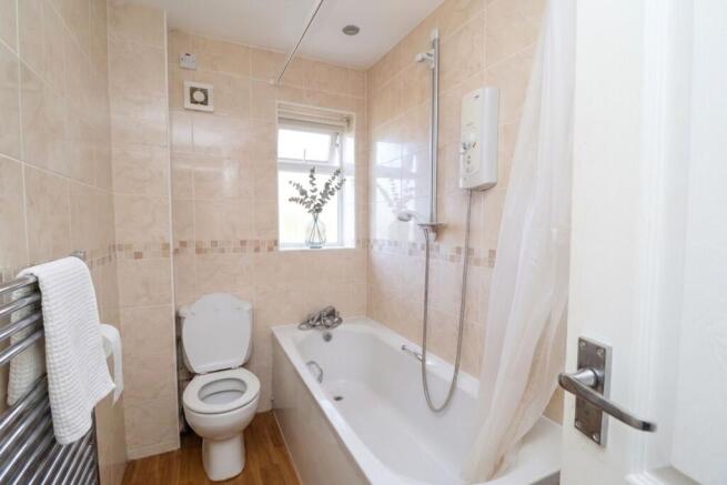 2 bed Flat for sale Image 4