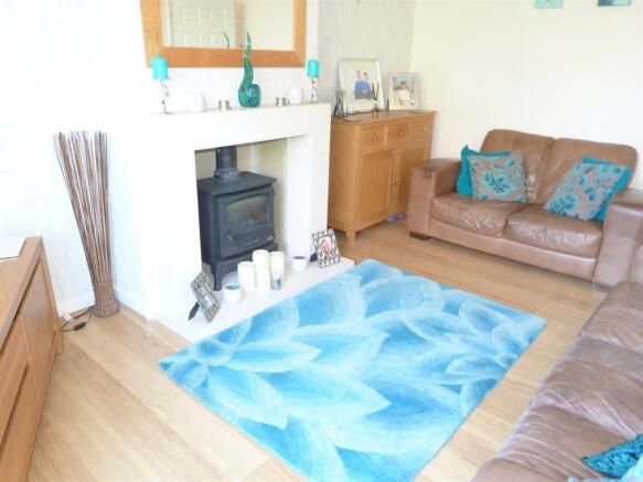 LIVING ROOM IMAGE TWO