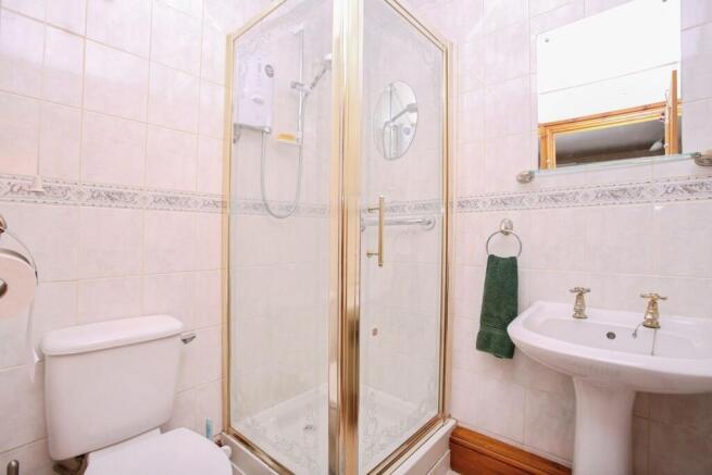 4 bed Detached for sale Image 10