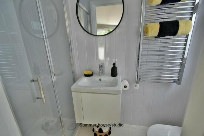 Photo 33