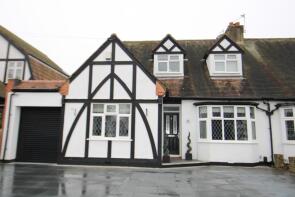 6, Meadow Way, Upminster RM14 3AA