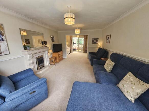 4 bed Detached for sale Image 12