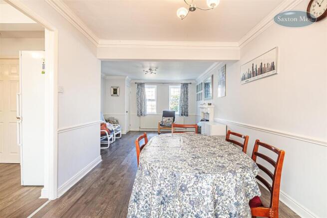 4 bed Detached for sale Image 7