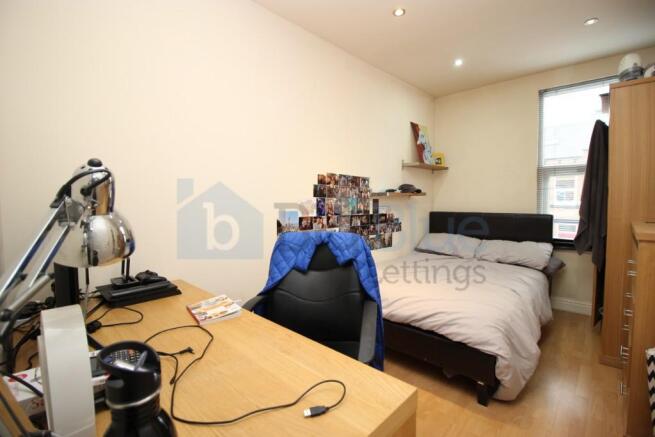 7 bed Terraced to rent Image 7