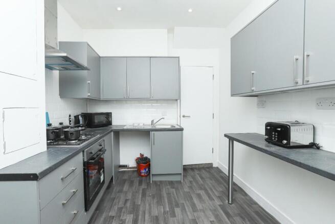 5 bed Terraced to rent Image 12