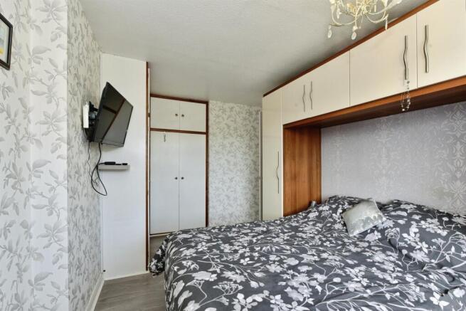 3 bed Semi-Detached for sale Image 8