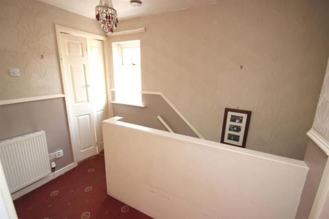 FIRST FLOOR LANDING