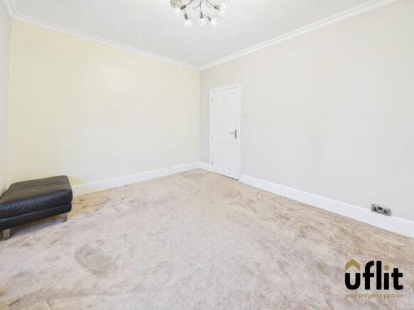 6 bed Semi-Detached for sale Image 7