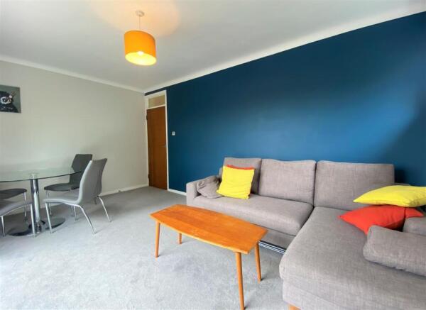 Living Room 2.jpg