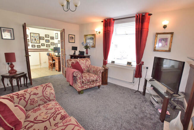 3 bed Terraced Bungalow for sale Image 4