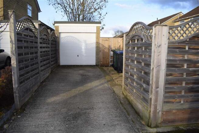 Garage & Driveway