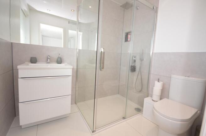 Richmond Road, Upton (32)Ensuite