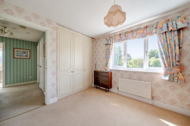 4 bed Detached for sale Image 12