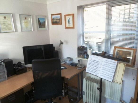 Photo 3