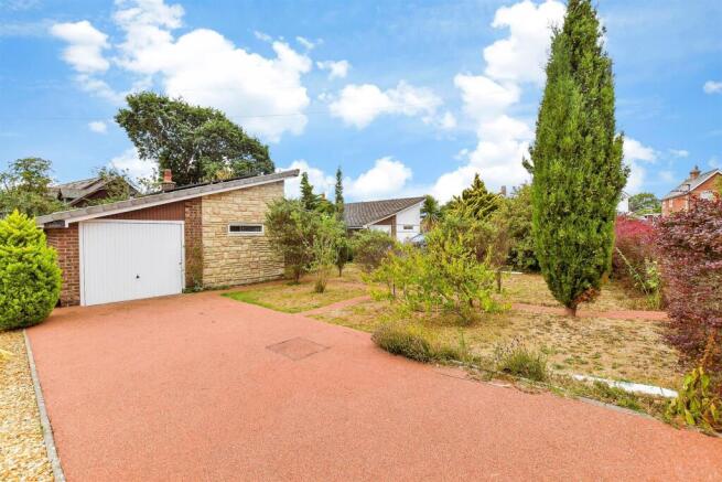 Driveway/Parking