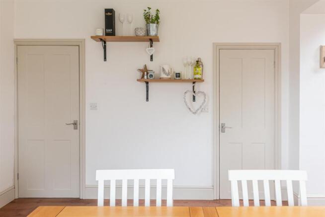 OPEN PLAN KITCHEN/DINING ROOM
