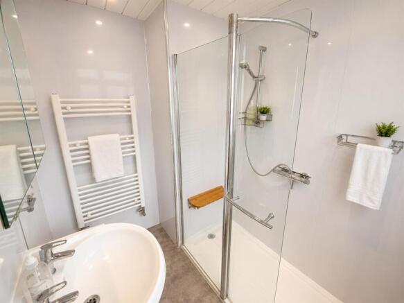 2 bed Apartment for sale Image 10