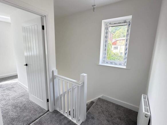 3 bed Terraced for sale Image 8