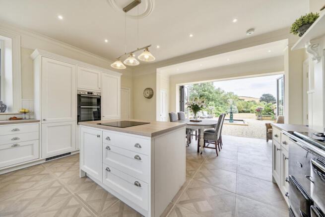 Kitchen / Breakfast Room