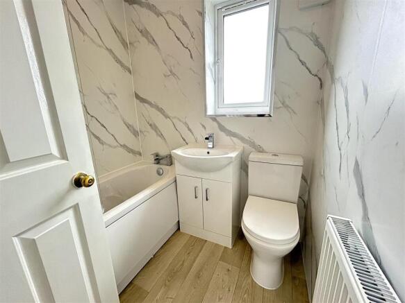 3 bed Semi-Detached for sale Image 11