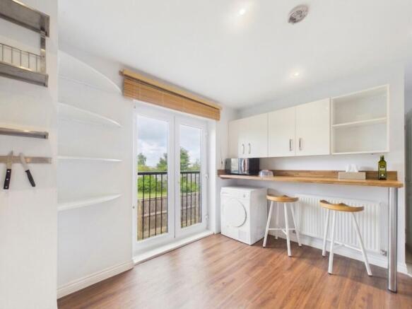 2 bed Flat for sale Image 6