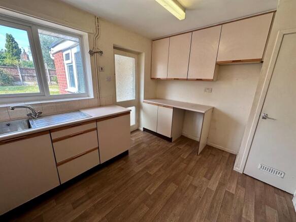 Kitchen: