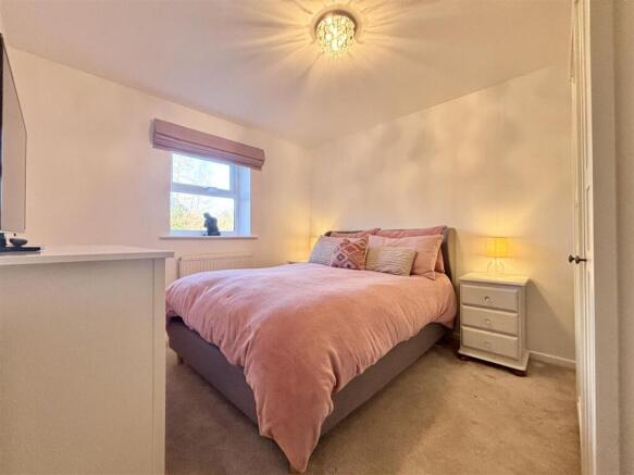 3 bed Town House for sale Image 12
