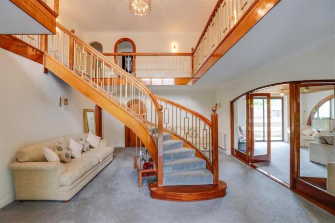 Hillandale, Pen-Y-Turnpike Road, Dinas Powys, Vale of Glamorgan, CF64 4HG photo 4