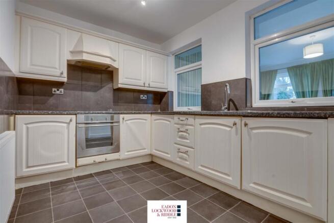 Kitchen 1.jpg