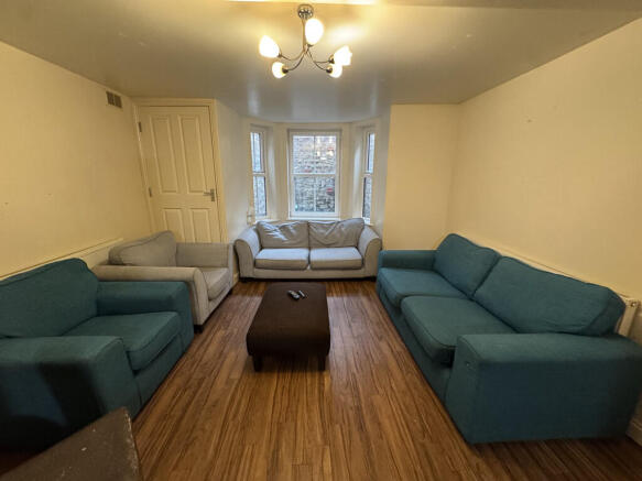1 bed House Share to rent Image 5