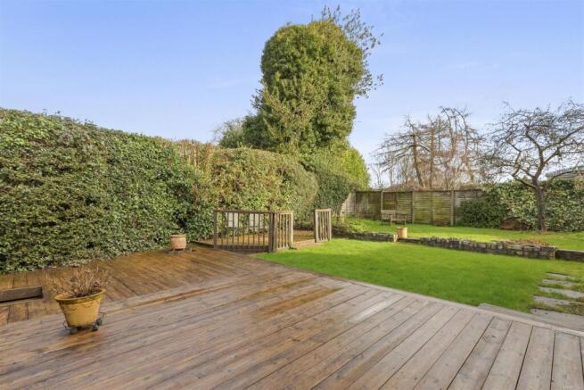 3 Copners Drive, HP15 6SG-13.jpg