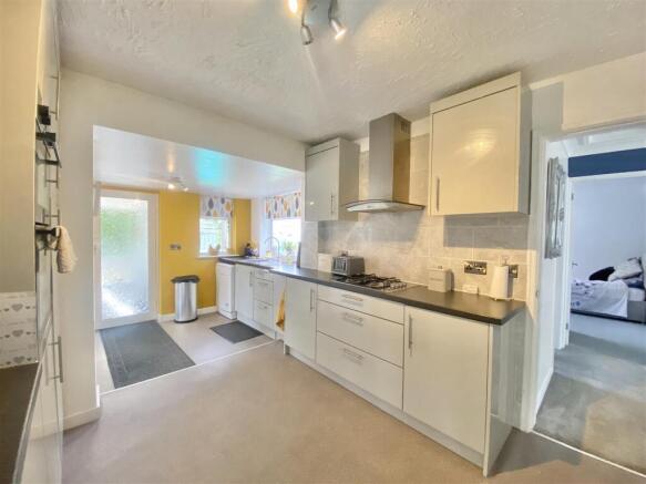 3 bed Detached Bungalow for sale Image 6