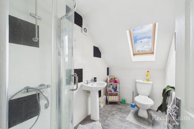 3 bed Semi-Detached to rent Image 10