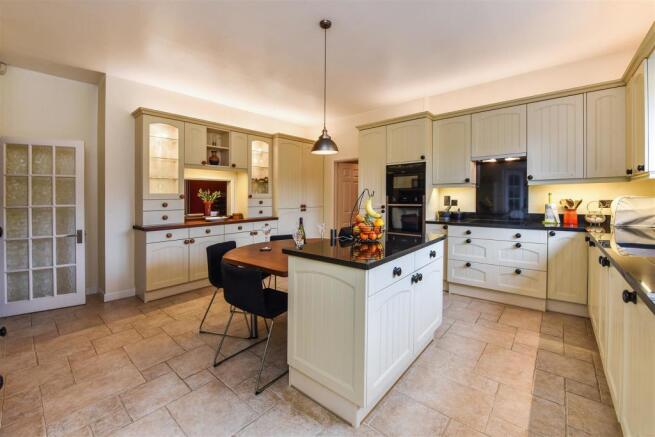Kitchen/Breakfast Room