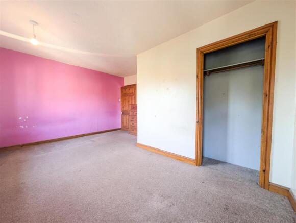 3 bed Terraced for sale Image 11