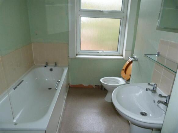bathroom 