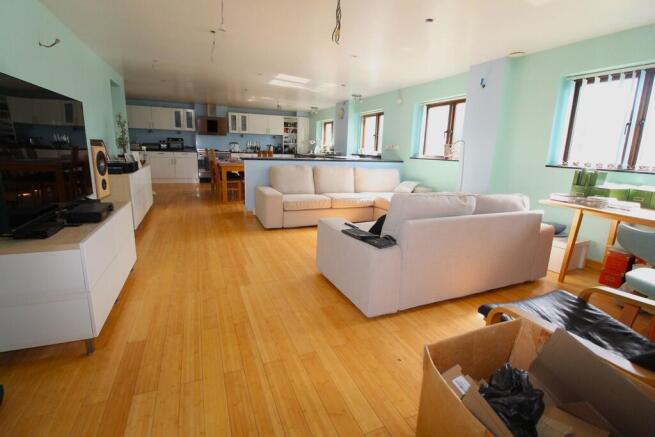 kitchen diner fam...