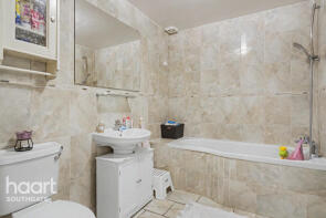 60, The Fairway, London N14 4NU