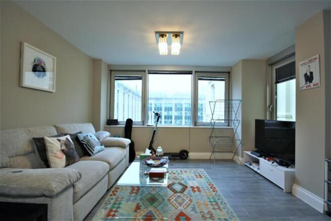 KITCHEN / LIVING ROOM