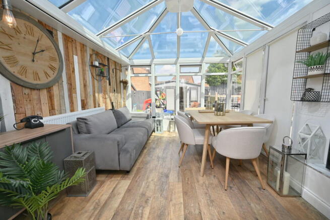4 bed Detached for sale Image 6