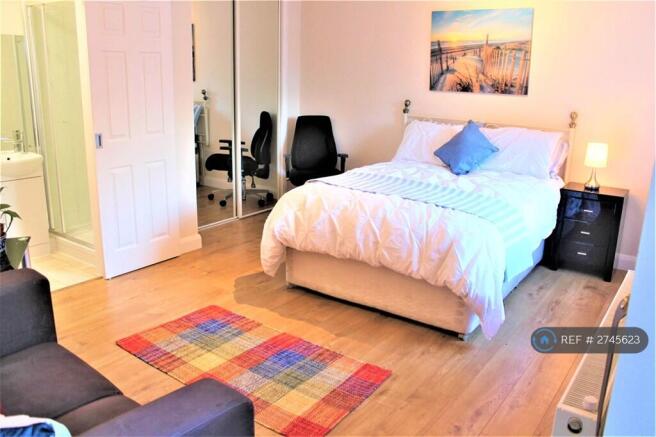 Ensuite Room 6