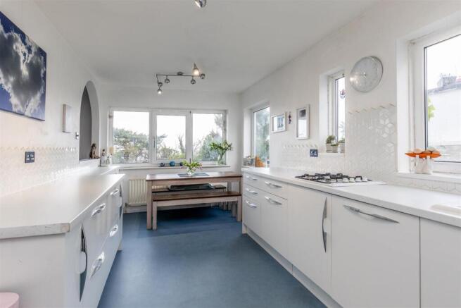 Denny View, Portishead Kitchen.jpg