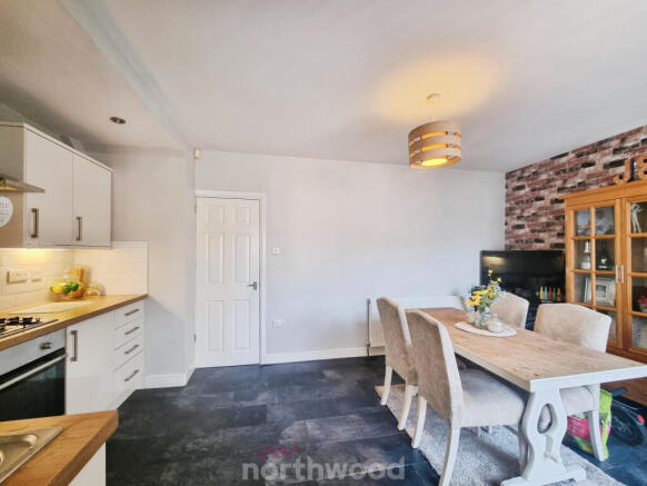 3 bed Terraced for sale Image 5