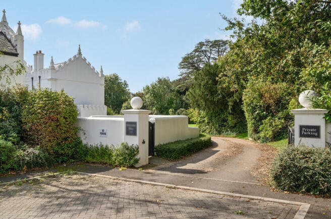 Drieway Entrance