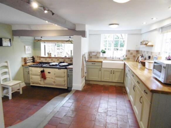 Fitted Kitchen