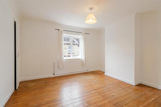 Bedroom 1.jpg