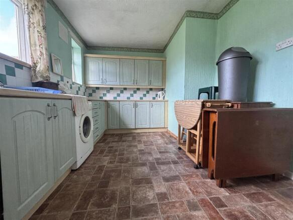 2 bed Semi-Detached for sale Image 11