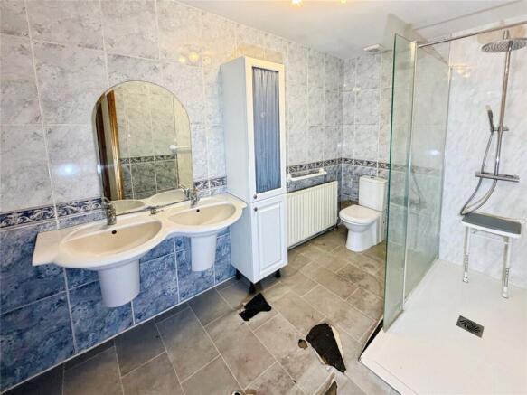 3 bed Bungalow for sale Image 12